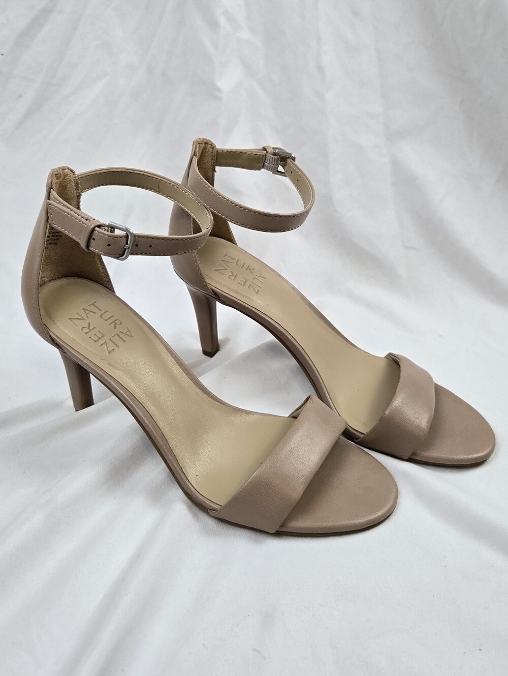 Naturalizer Women's Nude Taupe Ankle Strap Heels Sandals 7.5M 38 Open Toe